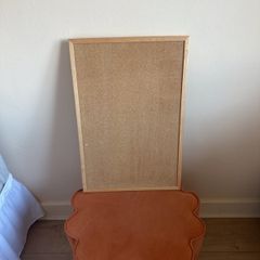 Hanging corkboard