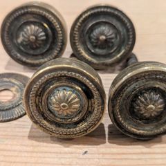 Four Antique brass Sheraton-style brass knobs with backplate for Period furniture.