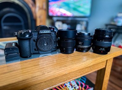 Panasonic Lumix G9 Bundle