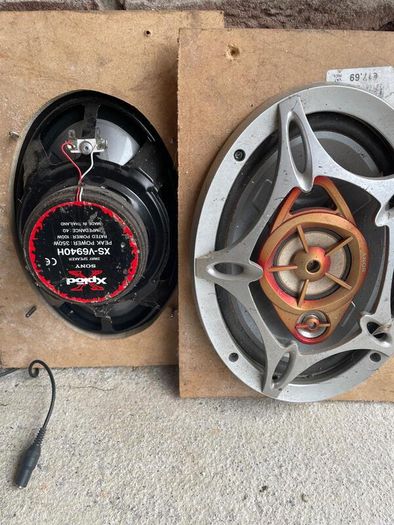 Stereo + 2 speakers