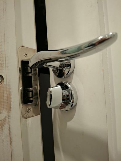 Bathroom thumb-turn