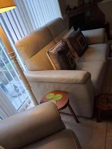Stunning Harvey Norman Cream Italian Leather Two Seater Sofa & Recliner