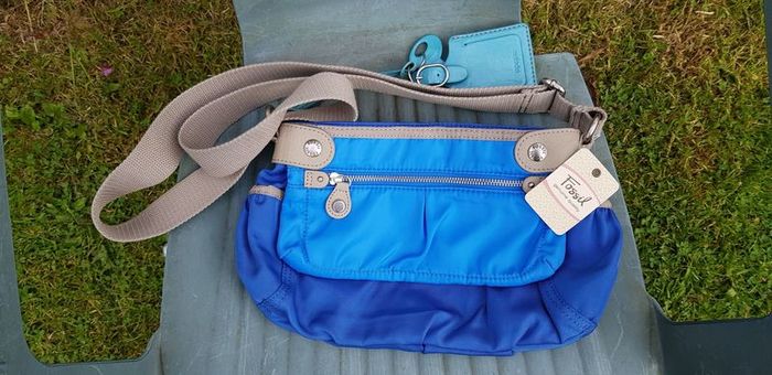 Brand New Fossil Gwen Top Zip Blue Ladies Shoulder Bag