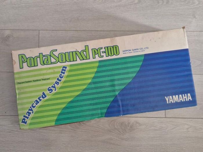 Rare Yamaha PortaSound PC-100 with original box and playcards