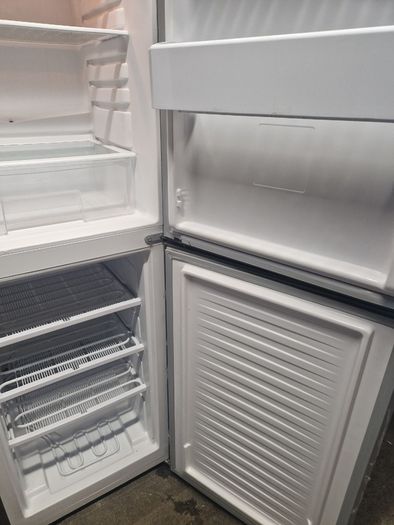 Powerpoint fridge freezer