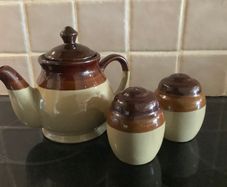 Stone Wear Tea Pot & Salt & Pepper Set