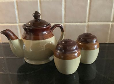 Stone Wear Tea Pot & Salt & Pepper Set