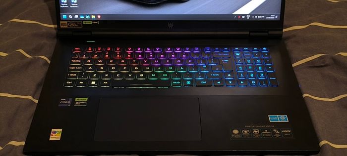 Acer Predator Helios 18 / i9-13900HX / RTX 4080 / 250Hz G-Sync