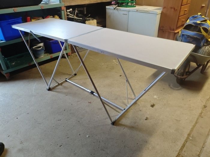 wallpapering table