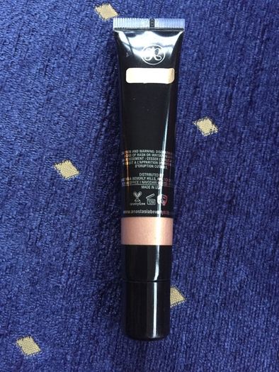 Anastasia Beverly Hills Liquid Glow highlighter