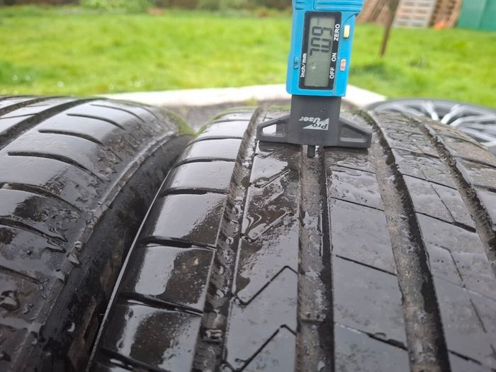16" Genuine Vw Alloys with tyres