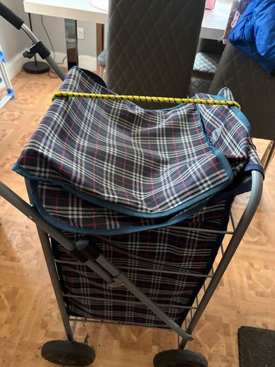 4 wheeled trolley excellent condition