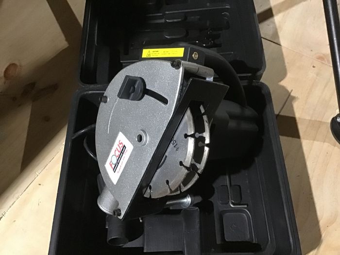 Focus Made in germany dual blade saw