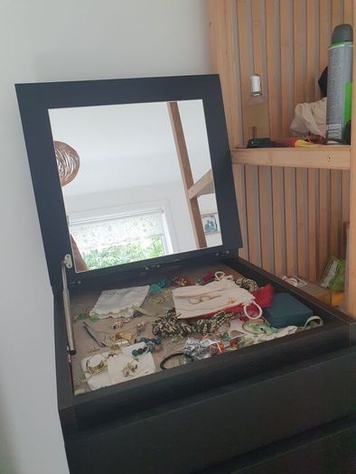 Ikea chest of 6 drawers mirror included