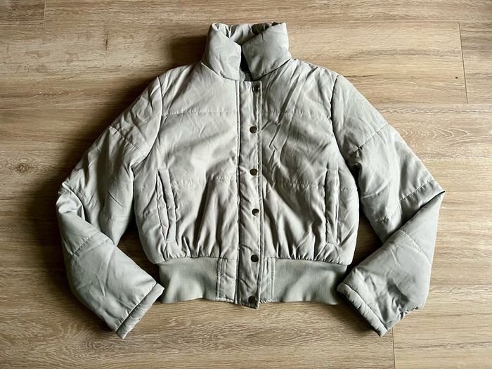 Light grey cropped puffer  jacket uk8