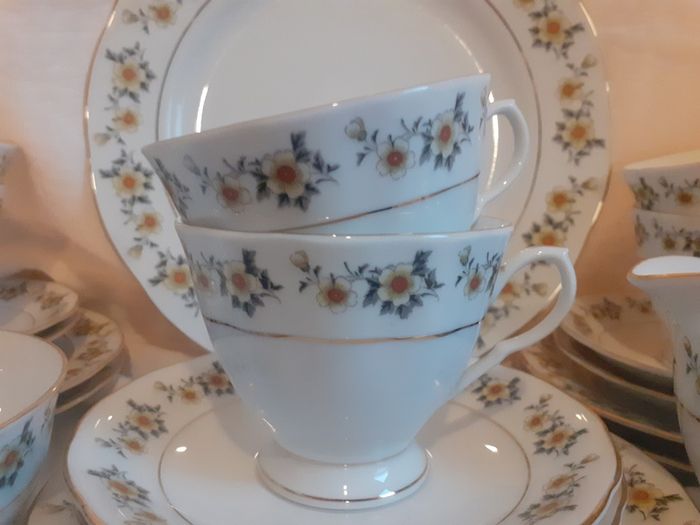 Vintage 21pce China Floral Tea Set.