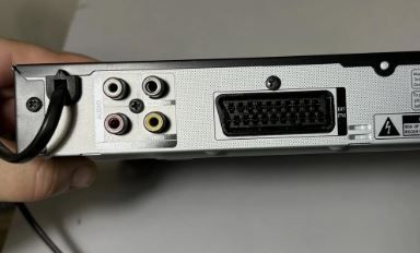 Samsung DVD Player E360 USB Playback With Remote and cables / Tested And Working