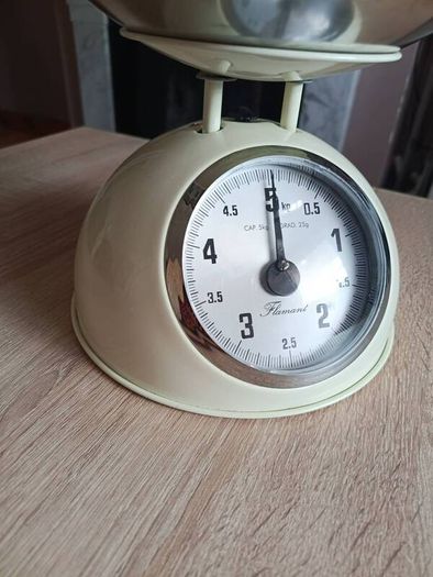 Vintage Style Flamant Mechanical Kitchen Scale