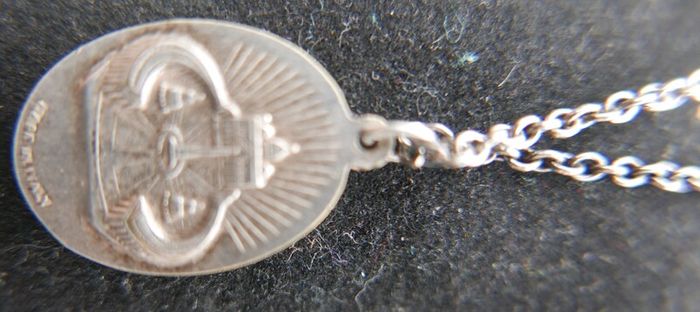 Vintage Sterling Silver 925 Pope Paul VI Holy Medal  Necklace - Religious Christian Silver Gift Pendant for Men and Women - Catholic Gift 6,8g length -18"