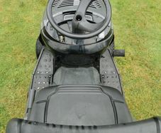 Ride on lawnmower