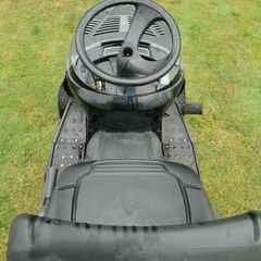 Ride on lawnmower