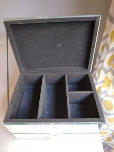 Jewellery box