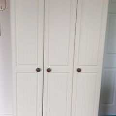 Single wardrobe with shelving