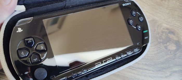 Psp 1004 MODDED 64gb 40 psp games on unit Original Battery