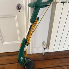 Black and Decker Strimmer