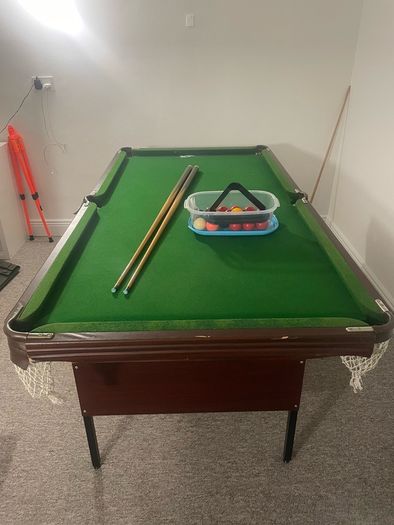 Pool table