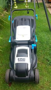 Electric lawn mower