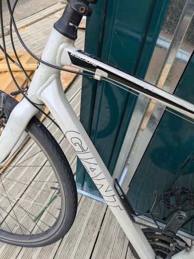 Giant Escape Mens Hybrid Bike (L)