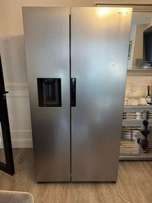 Samsung American Fridge Freezer with ice dispenser