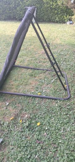 Football rebounder hardly used