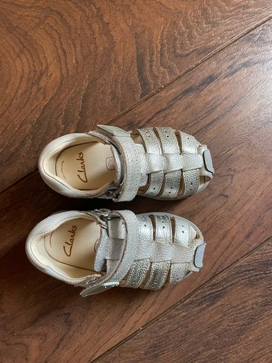 Girls sandals Clarks uk6