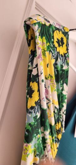 ZARA Collection green floral asymmetrical midi Sz M-L - Bnwt Rrp 79.99