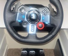 Logitech G29 racing wheel and peddles