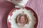 Queen Elizabeth II The Royal Crest, Tea &amp; Saucer Set