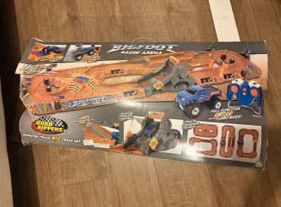 Road rippers bigfoot monster truck and track set