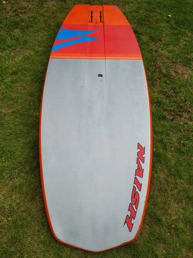 Windsurfing foil board and foil set