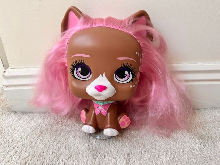 VIP Pets Mega Pet Dog Nyla Toy Figure Head  IMC Toys approx. 21 cm. Used Please see photos