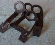 BMW E38 and Z8 E52. Engine cover brackets.
