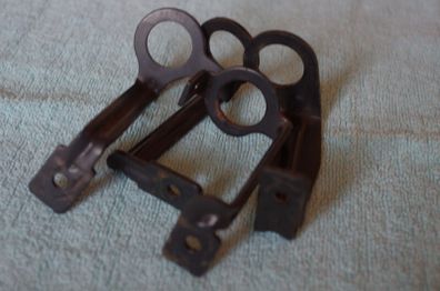 BMW E38 and Z8 E52. Engine cover brackets.
