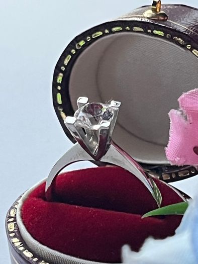 Sterling Silver Cathedral-Style Mounting Solitaire Cublic Zirconia Ring. Size N/O.