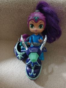 Shimmer and Shine dolls / toys