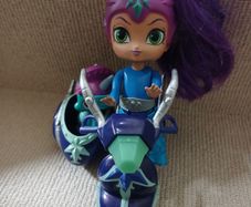 Shimmer and Shine dolls / toys