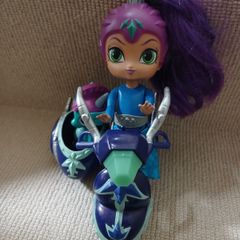 Shimmer and Shine dolls / toys