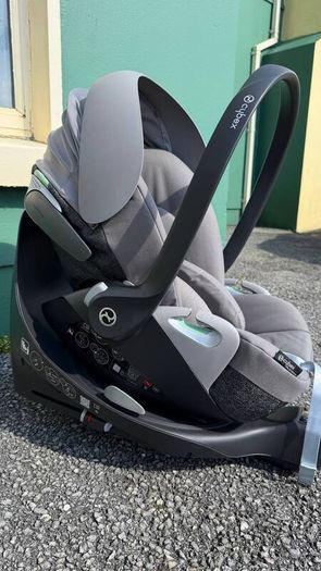 Cybex Cloud T i-Size Car Seat + ISOFIX Base (Excellent Condition)