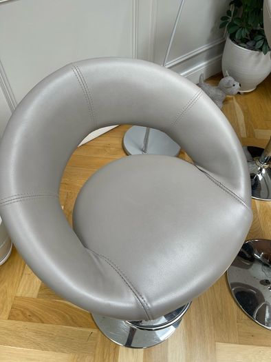 Barstool