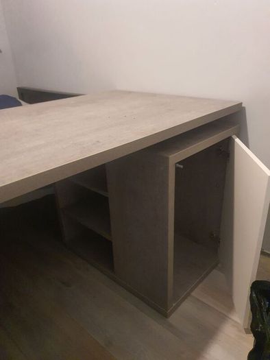 desk